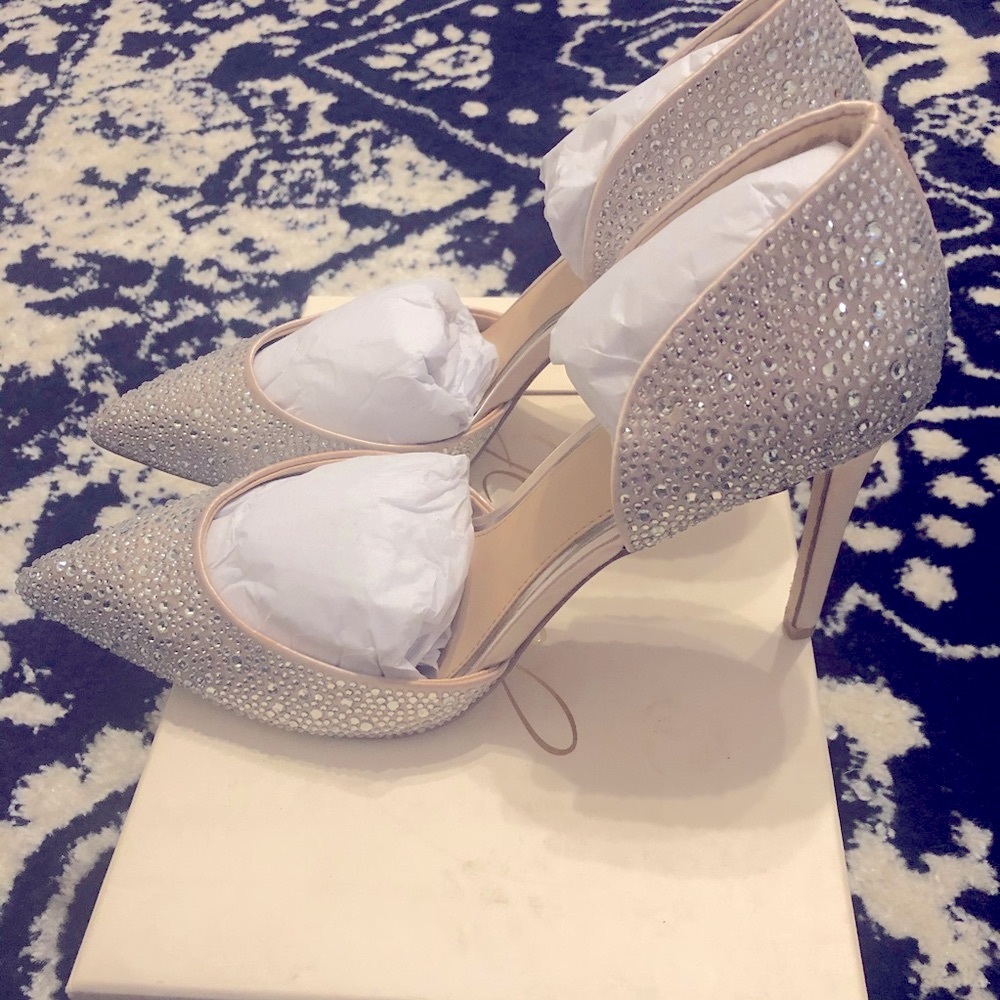 BADGLEY MISCHKA SEQUINED POINTED TOE - Picture 1 of 7